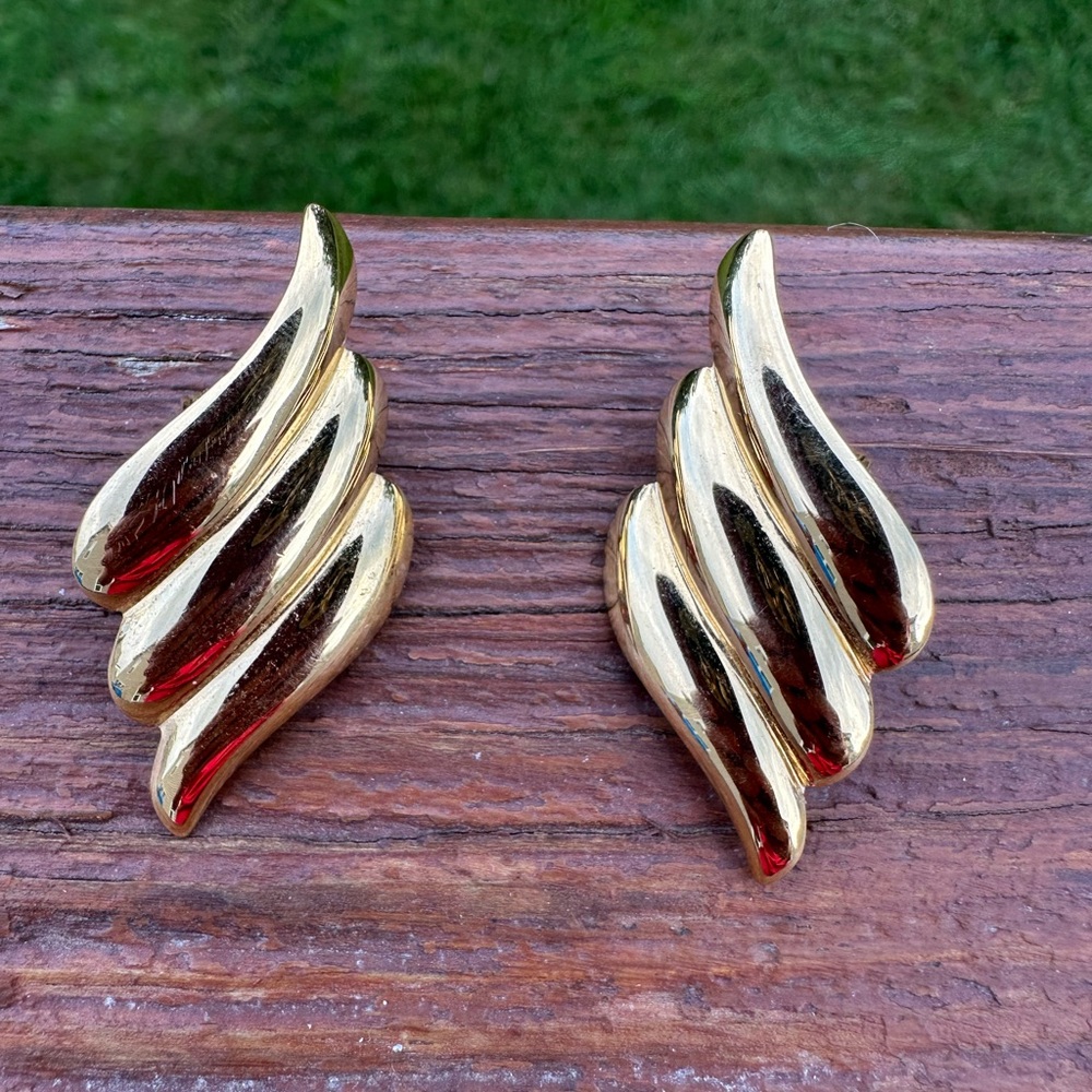Vintage Monet Gold Clip On Earrings Textured Wavy Diamond Shape